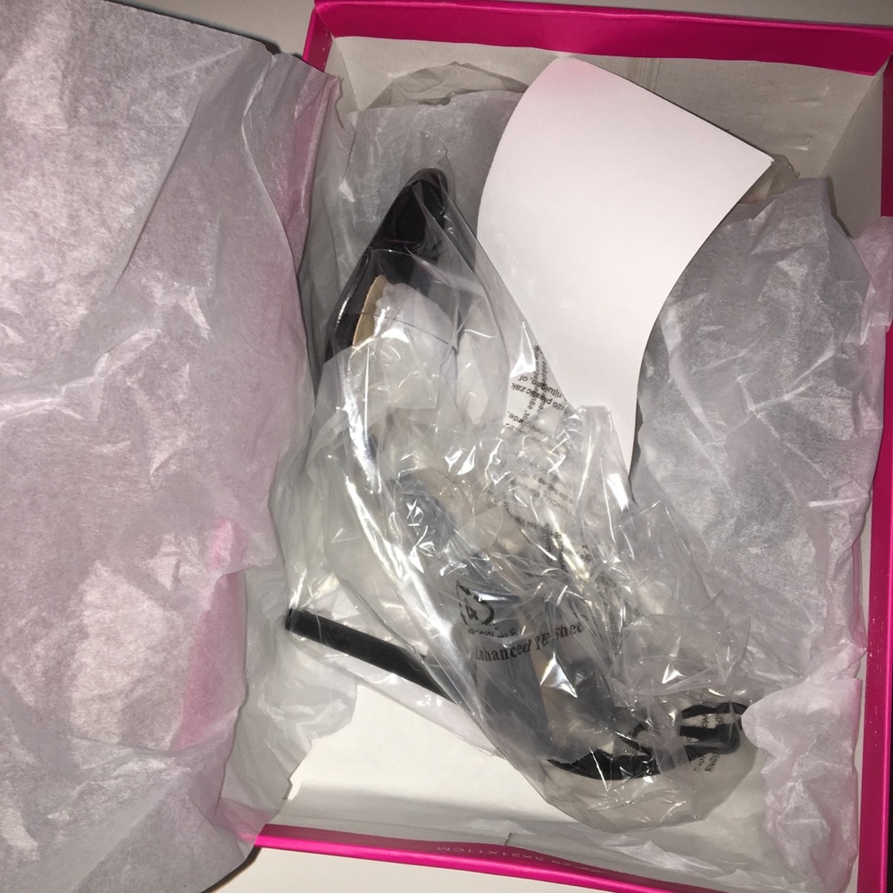 Just Fab Shoe Dazzle Kingsley’s Heel - Picture 5 of 8